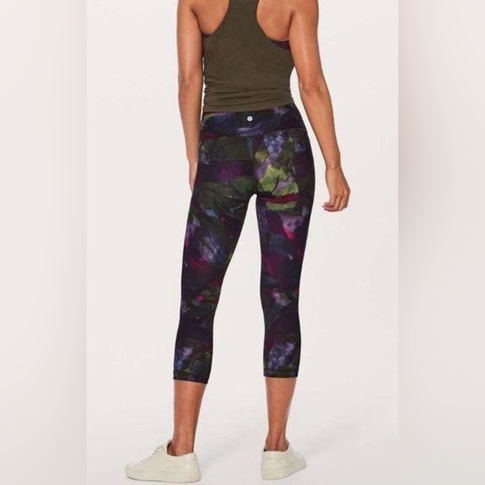 Lululemon Printed Cropped Leggings Back Leg Side Mesh Detail High Rise 6 - Picture 14 of 16